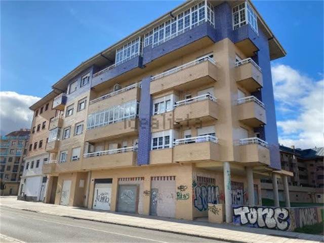 Local comercial en Venta en Calle La Serna, 71 en San Mamés - La Palomera