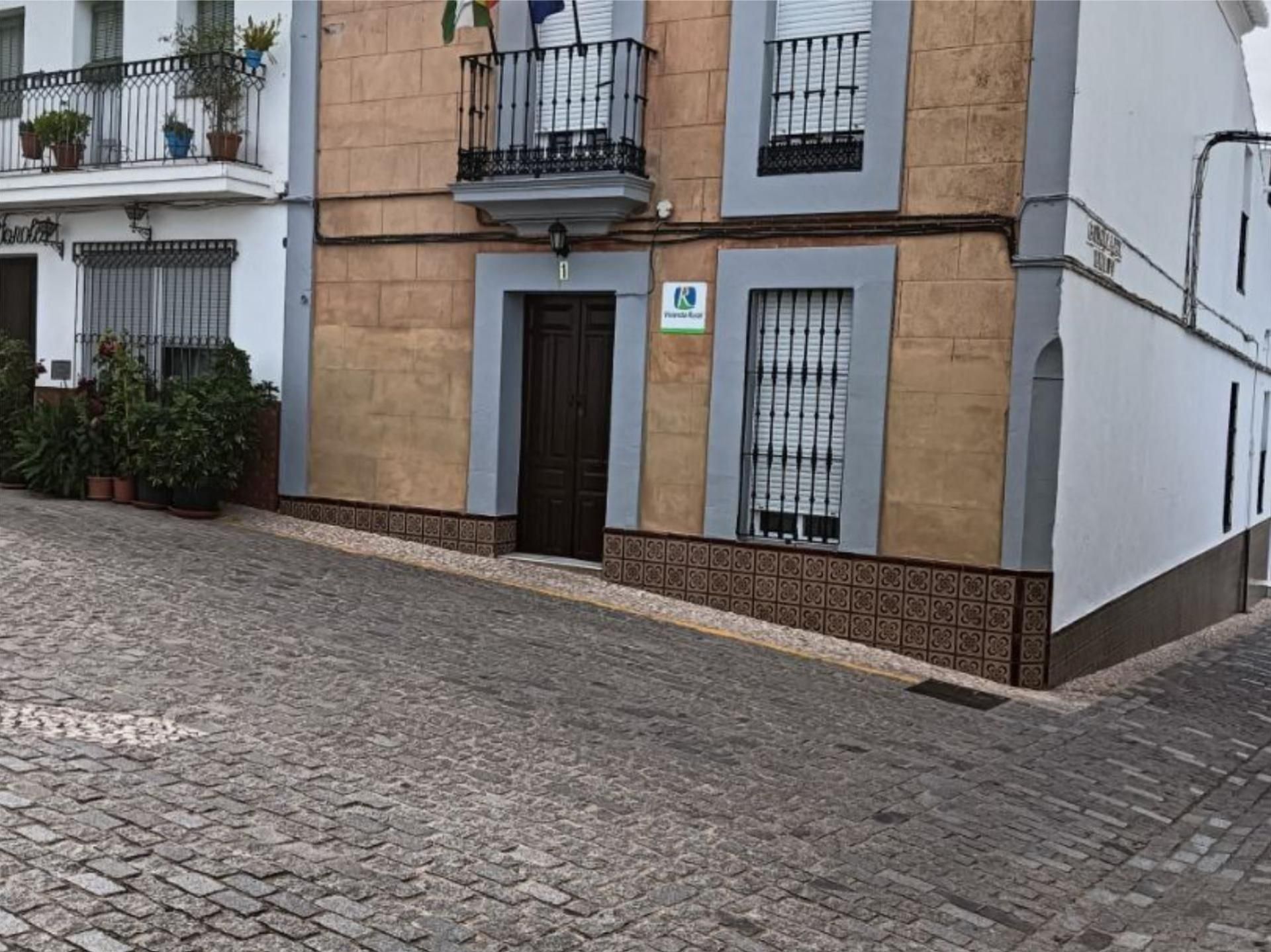 Vista exterior de Casa adosada de lloguer en Encinasola amb Terrassa i Balcó