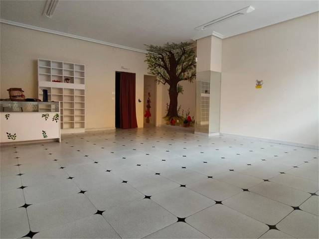 Local comercial en Alquiler en Calle Geruasio Rama, 17 en Sama