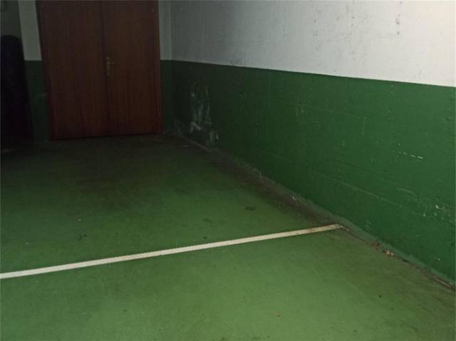 Garaje en Alquiler en Avenida de Buenos Aires, 226 en Universidad