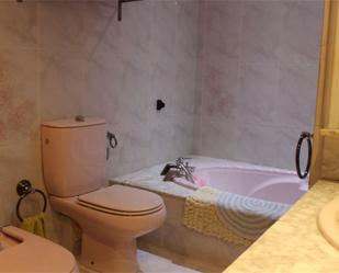 Bathroom of Flat for sale in Montcada i Reixac