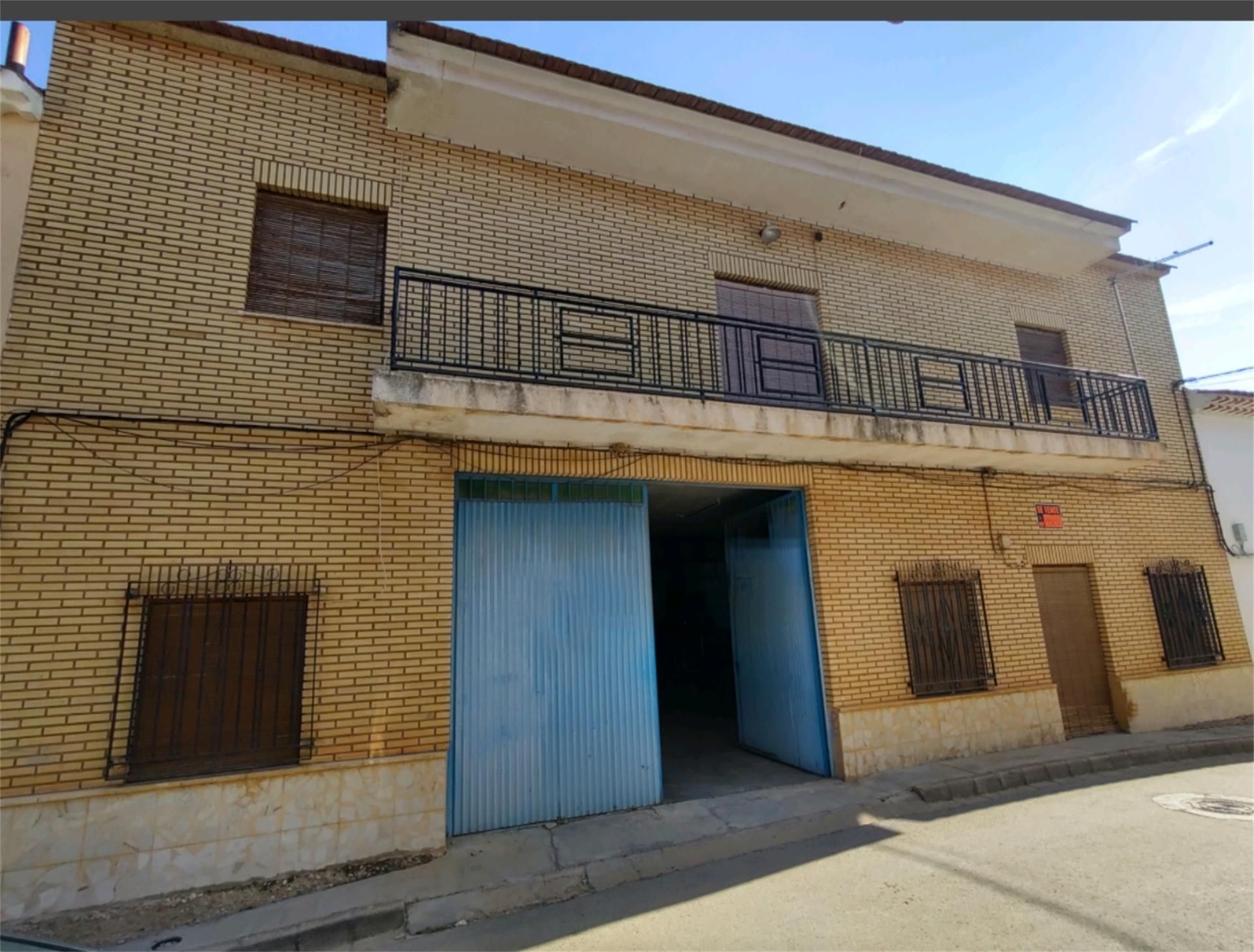 Exterior view of Single-family semi-detached for sale in Villagarcía del Llano  with Furnished and Balcony