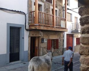 Vista exterior de Casa adosada de lloguer en Bohoyo amb Balcó