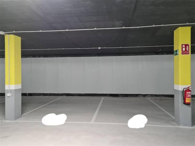 Garaje en Venta en Calle Arturo Toscanini en El Tejar - Hacienda Bizcochero