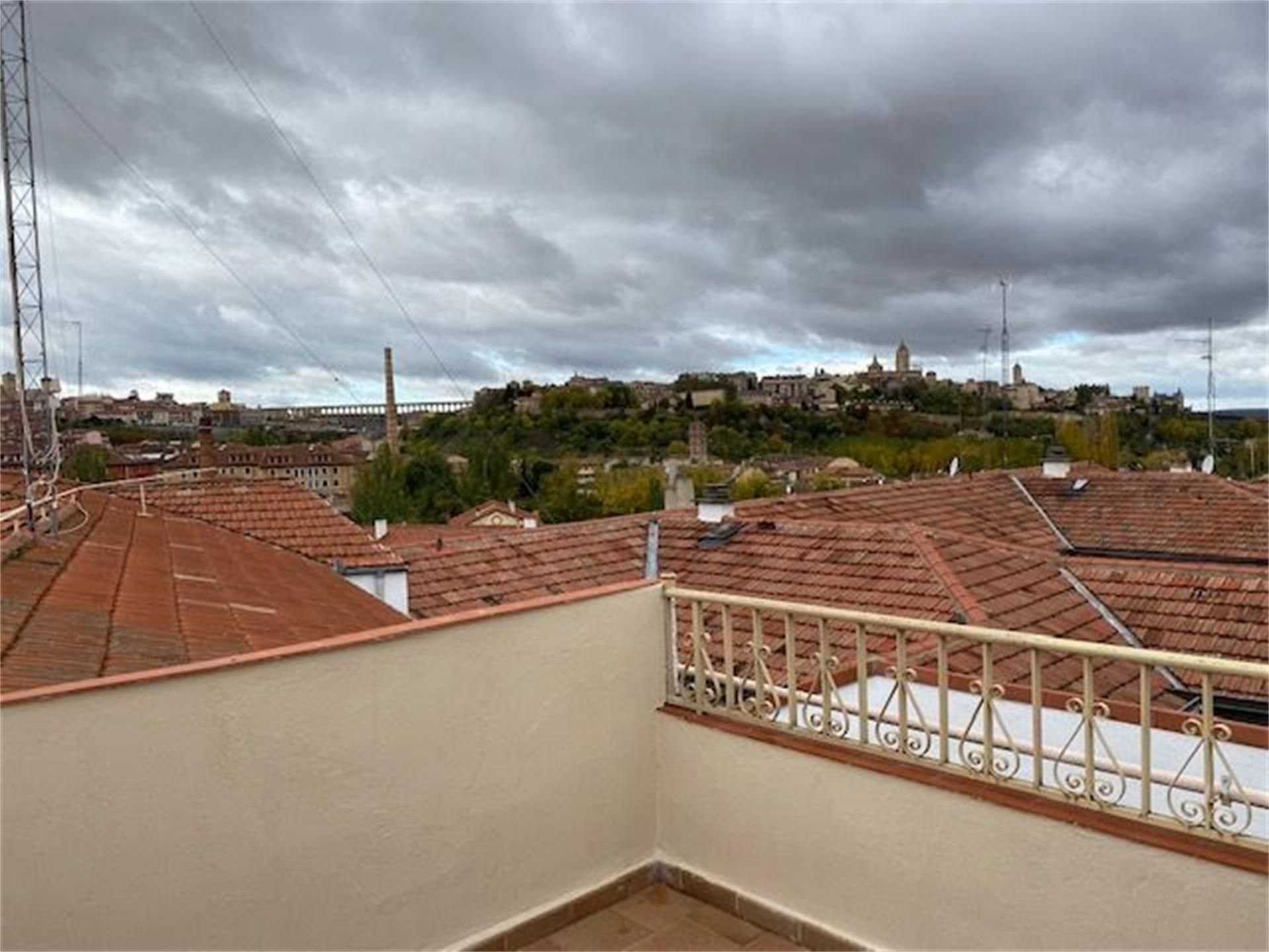 Exterior view of Flat to rent in Segovia Capital  with Heating, Parquet flooring and Terrace