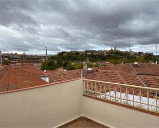 Vista exterior de Pis de lloguer en Segovia Capital amb Calefacció, Parquet i Terrassa