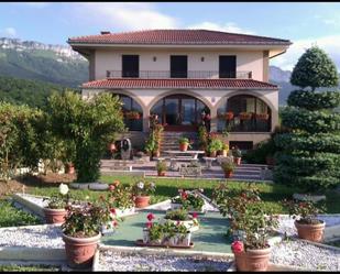 Jardí de Casa o xalet en venda en Valle de Mena amb Piscina i Balcó