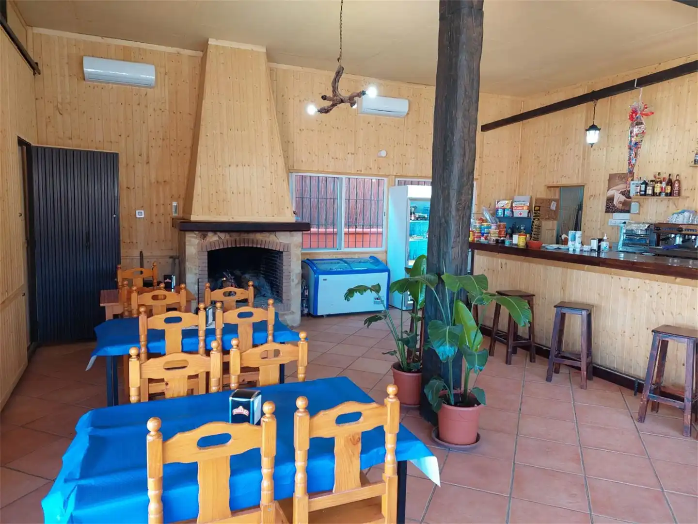 Finca rústica en venda a Avenida de Sevilla, Los Palacios y Villafranca Finca rústica en venda en Los Palacios y Villafranca amb Aire condicionat, Calefacció i Jardí privat