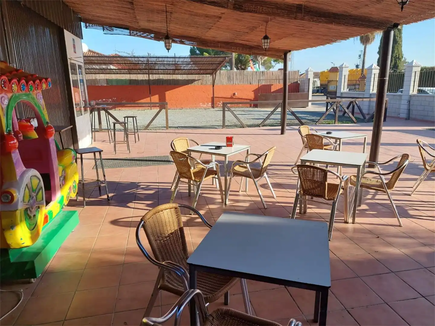 Finca rústica en venda a Avenida de Sevilla, Los Palacios y Villafranca Terrassa de Finca rústica en venda en Los Palacios y Villafranca amb Aire condicionat, Calefacció i Jardí privat
