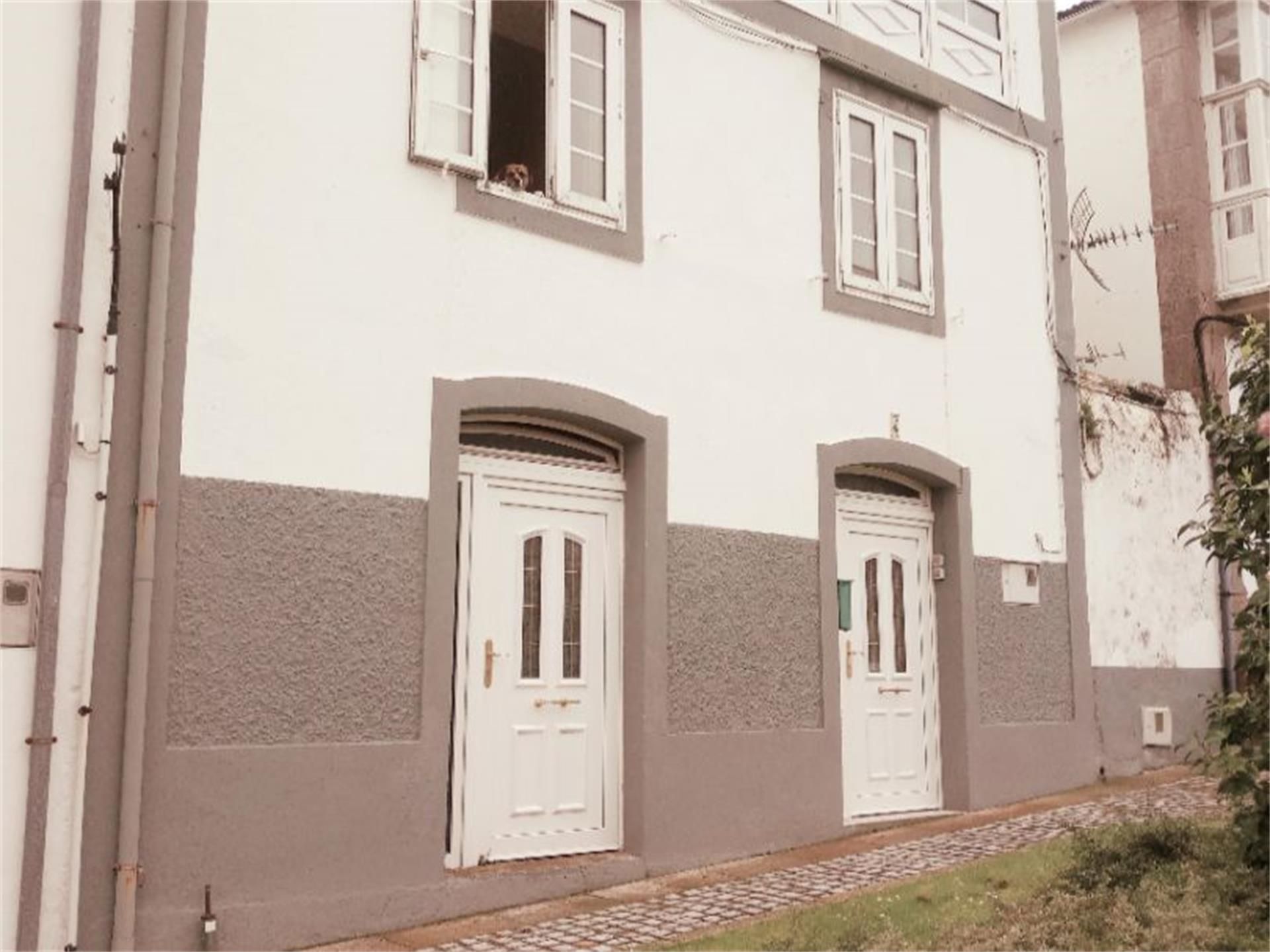 Vista exterior de Casa o xalet en venda en Corcubión amb Calefacció, Jardí privat i Terrassa