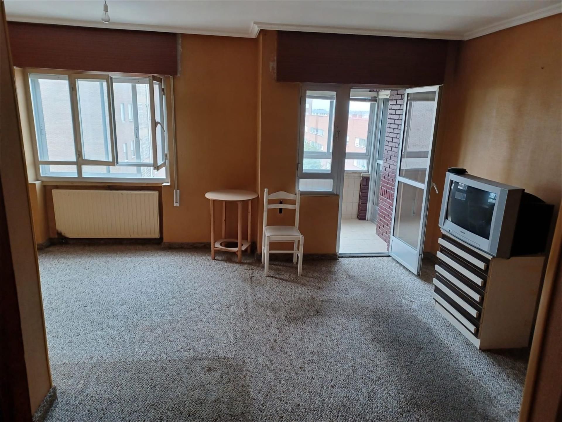 Living room of Flat for sale in Ponferrada  with Air Conditioner, Heating and Terrace