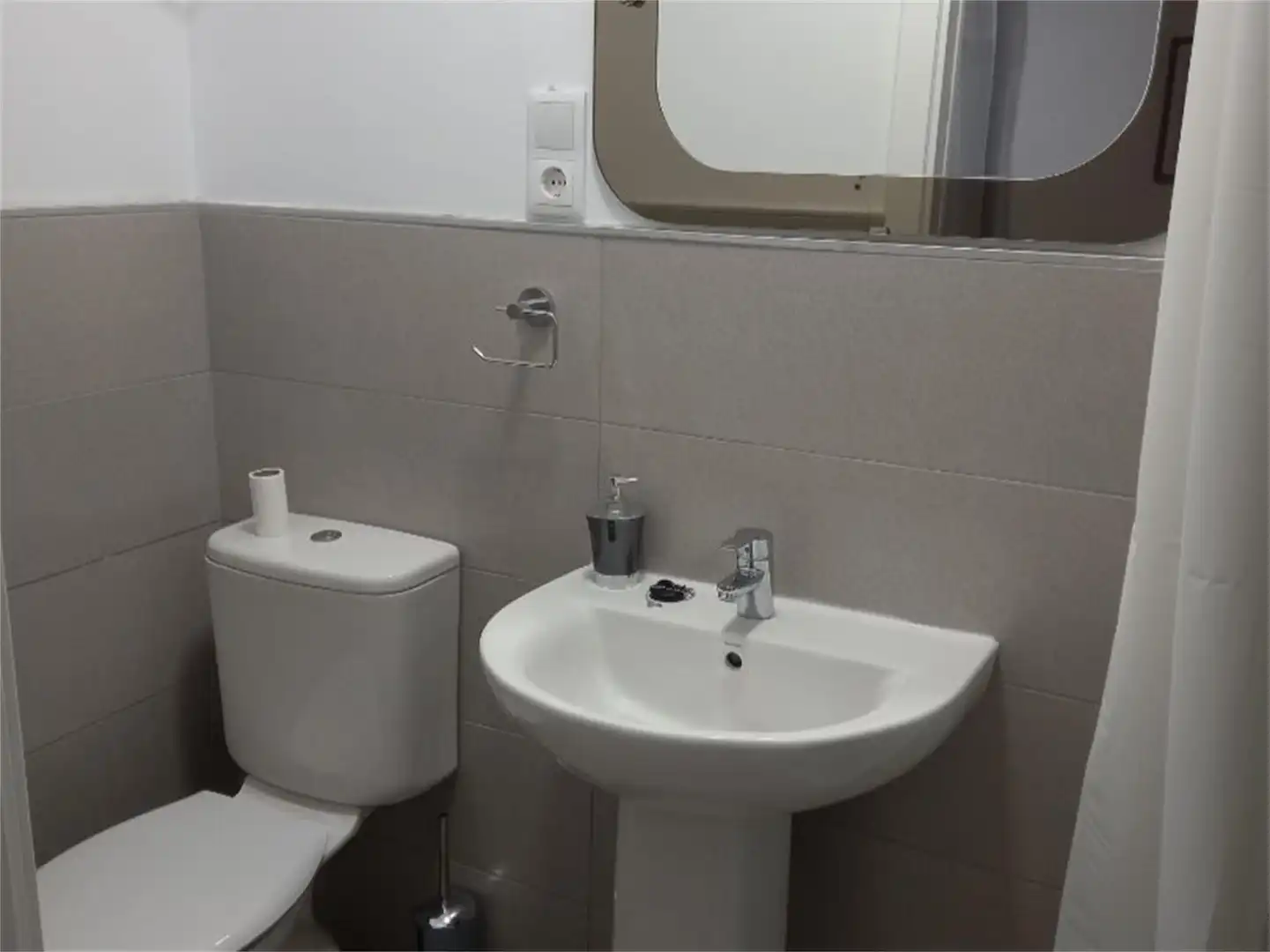Piso de alquiler en Plaza Cruz Rueda, San Felipe - El Almendral - La Merced Baño de Piso de alquiler en Jaén Capital