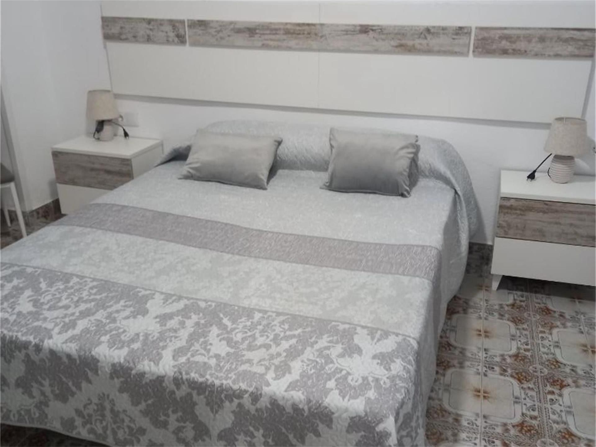 Flat to rent in Plaza Cruz Rueda, San Felipe - El Almendral - La Merced