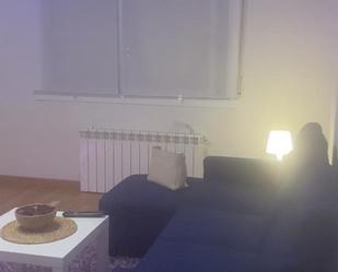 Sala d'estar de Pis de lloguer en Xinzo de Limia amb Calefacció, Parquet i Moblat