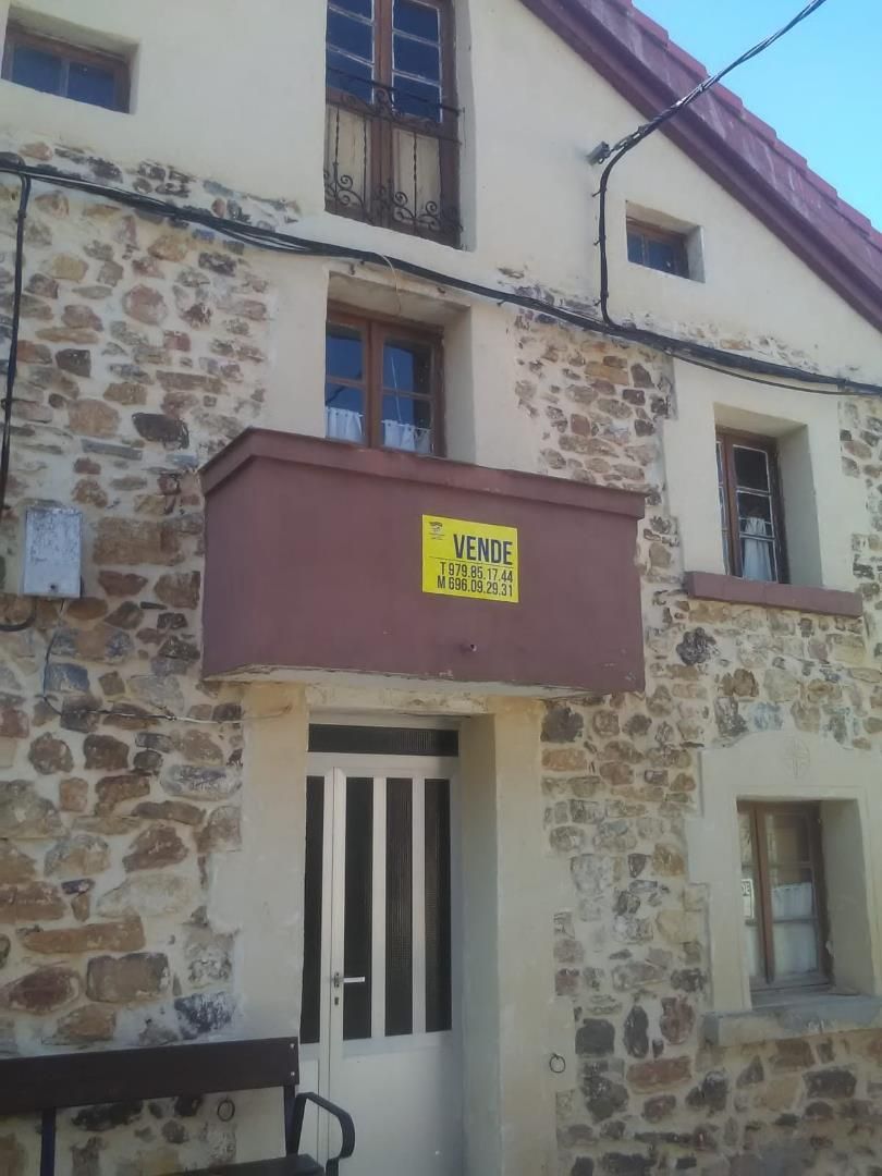Single-family semi-detached for sale in Velilla del Río Carrión   with Heating, Storage room and Furnished