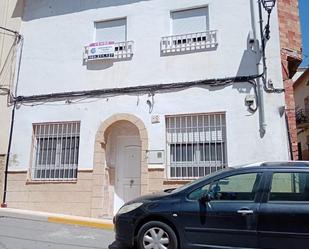 Vista exterior de Casa adosada en venda en Llutxent amb Terrassa