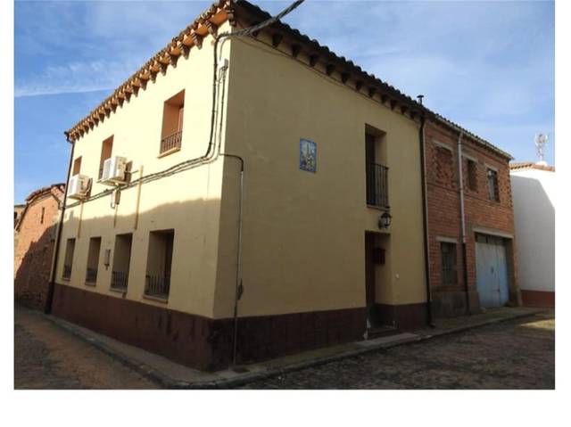 Casa adosada en Venta en Avenida De Soria, 1 de Ma