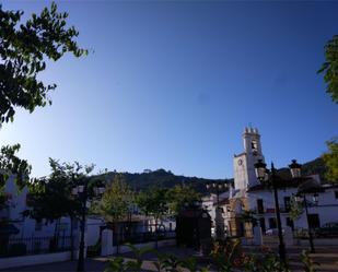 Vista exterior de Casa adosada en venda en Cabeza la Vaca amb Balcó