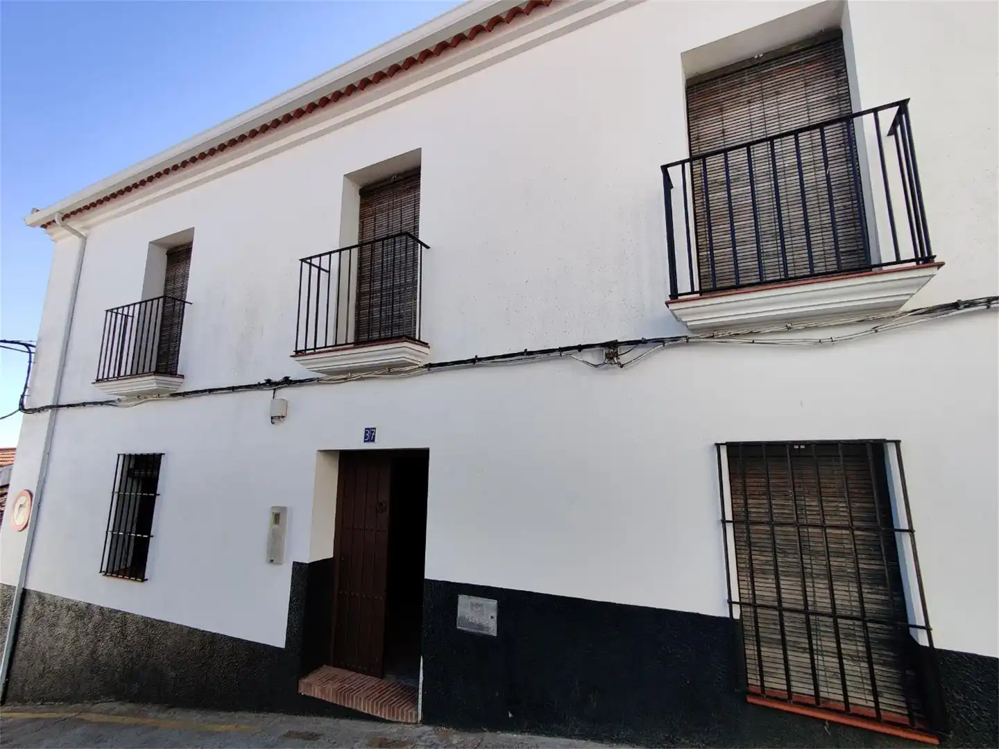 Casa adosada de lloguer a Calle Tordoya, Cabeza la Vaca Vista exterior de Casa adosada de lloguer en Cabeza la Vaca amb Calefacció, Jardí privat i Moblat