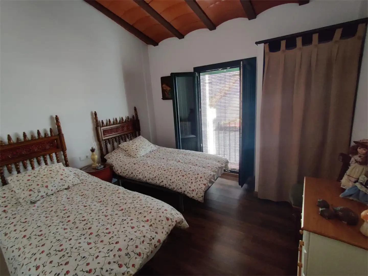 Casa adosada de lloguer a Calle Tordoya, Cabeza la Vaca Dormitori de Casa adosada de lloguer en Cabeza la Vaca amb Calefacció, Jardí privat i Moblat