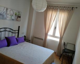 Bedroom of Flat to share in Torrijos  with Air Conditioner and Balcony
