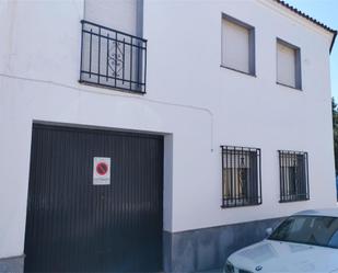 Vista exterior de Casa o xalet en venda en Cardeña amb Aire condicionat