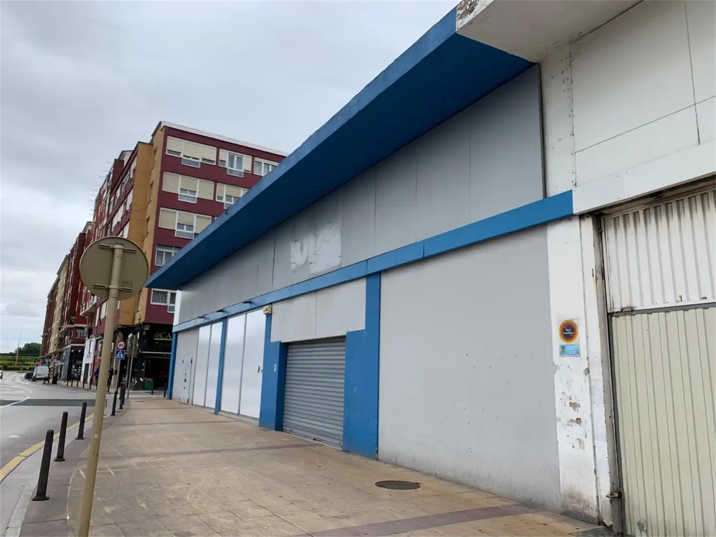 Nave industrial en venta en Calle Ceferino Calderón, Inmobiliaria - Barreda Vista exterior de Nave industrial en venta en Torrelavega