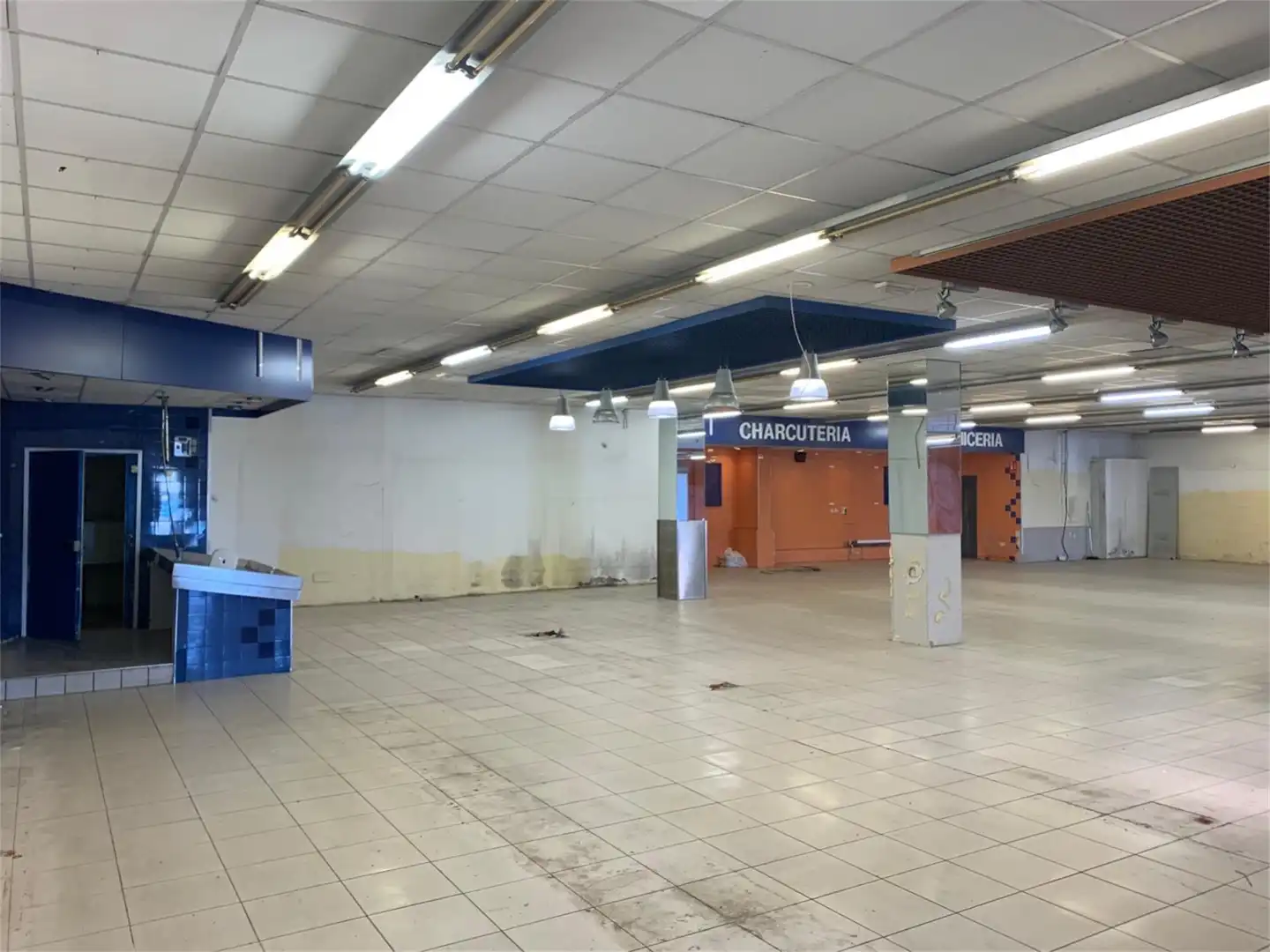Nave industrial en venta en Calle Ceferino Calderón, Inmobiliaria - Barreda Nave industrial en venta en Torrelavega