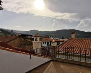 Vista exterior de Casa adosada en venda en Jerez del Marquesado amb Terrassa i Balcó