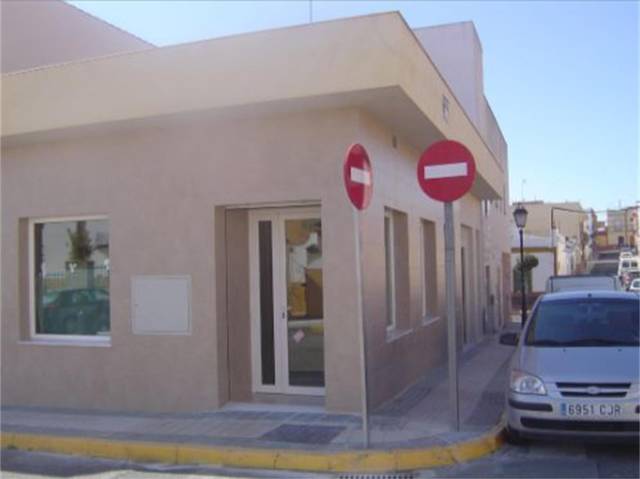 Local comercial en Alquiler en Calle Almijara, 18 en Centro