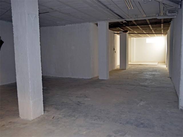Local comercial en Alquiler en Calle Rey Abu Said en Fígares