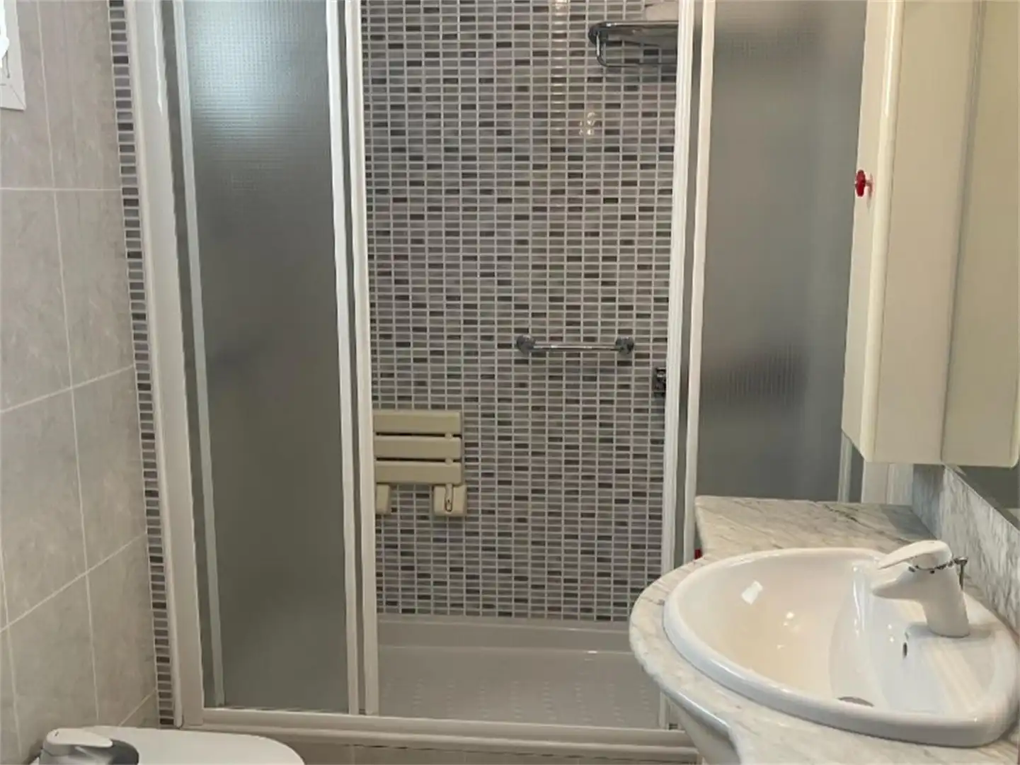 Bathroom of Flat for rent in Elche / Elx  with Air Conditioner, Terrace and Furnished