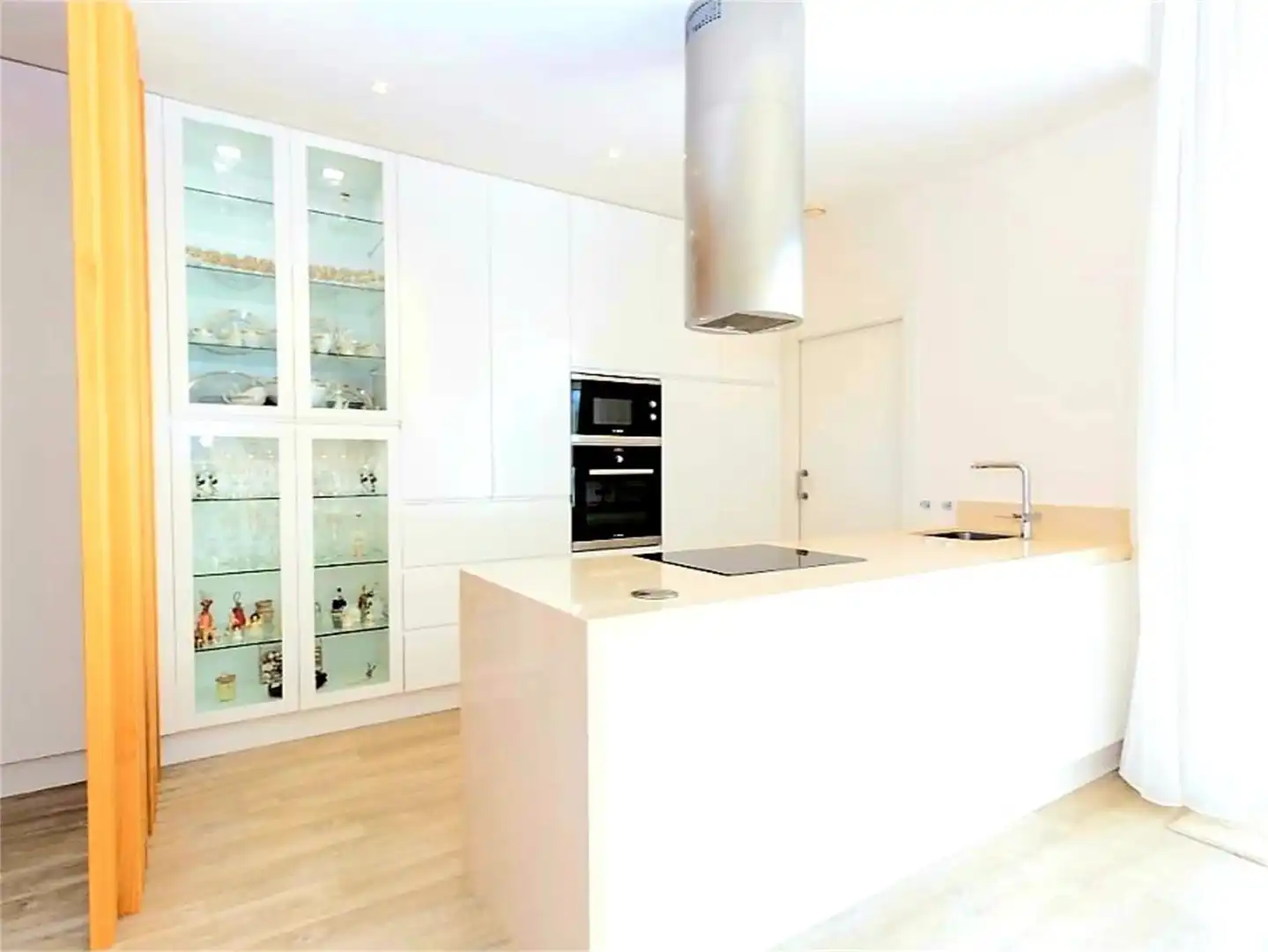 Houses for sale in Calle Rosalía de Castro, Benijófar Kitchen of Houses for sale in Benijófar with Air Conditioner, Terrace and Swimming Pool