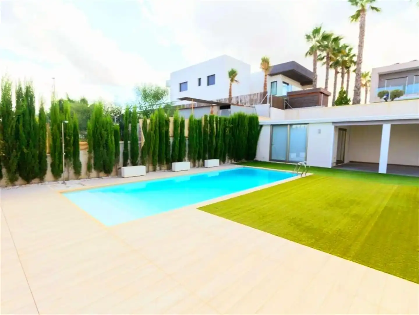 Houses for sale in Calle Rosalía de Castro, Benijófar Swimming pool of Houses for sale in Benijófar with Air Conditioner, Terrace and Swimming Pool