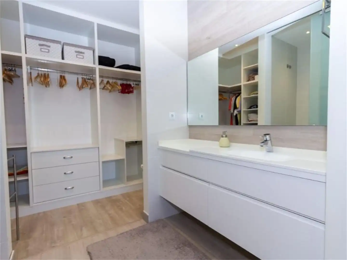 Houses for sale in Calle Rosalía de Castro, Benijófar Bathroom of Houses for sale in Benijófar with Air Conditioner, Terrace and Swimming Pool