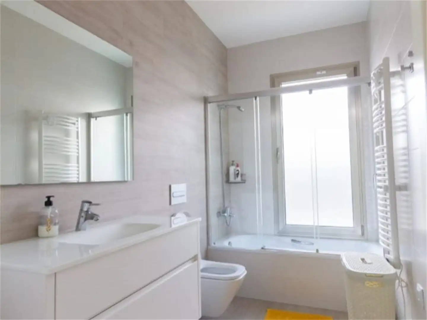 Houses for sale in Calle Rosalía de Castro, Benijófar Bathroom of Houses for sale in Benijófar with Air Conditioner, Terrace and Swimming Pool