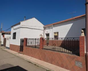 Vista exterior de Casa o xalet en venda en Retuerta del Bullaque amb Terrassa