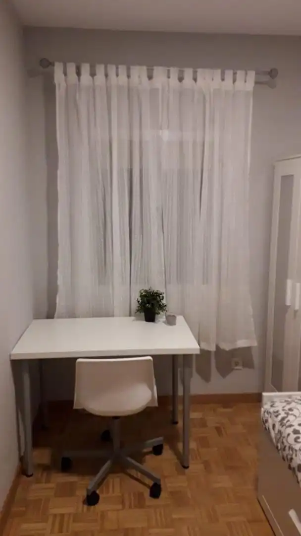 Room in Calle de Pizarro, 7, Centro Bedroom of Apartments for share in Getafe with Heating, Private garden and Parquet flooring