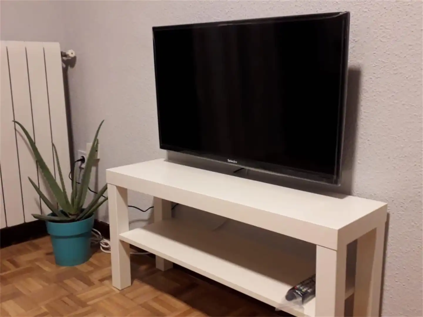 Room in Calle de Pizarro, 7, Centro Living room of Apartments for share in Getafe with Heating, Private garden and Parquet flooring
