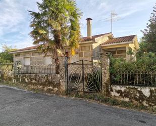 Vista exterior de Casa o xalet en venda en San Cristovo de Cea amb Terrassa i Balcó