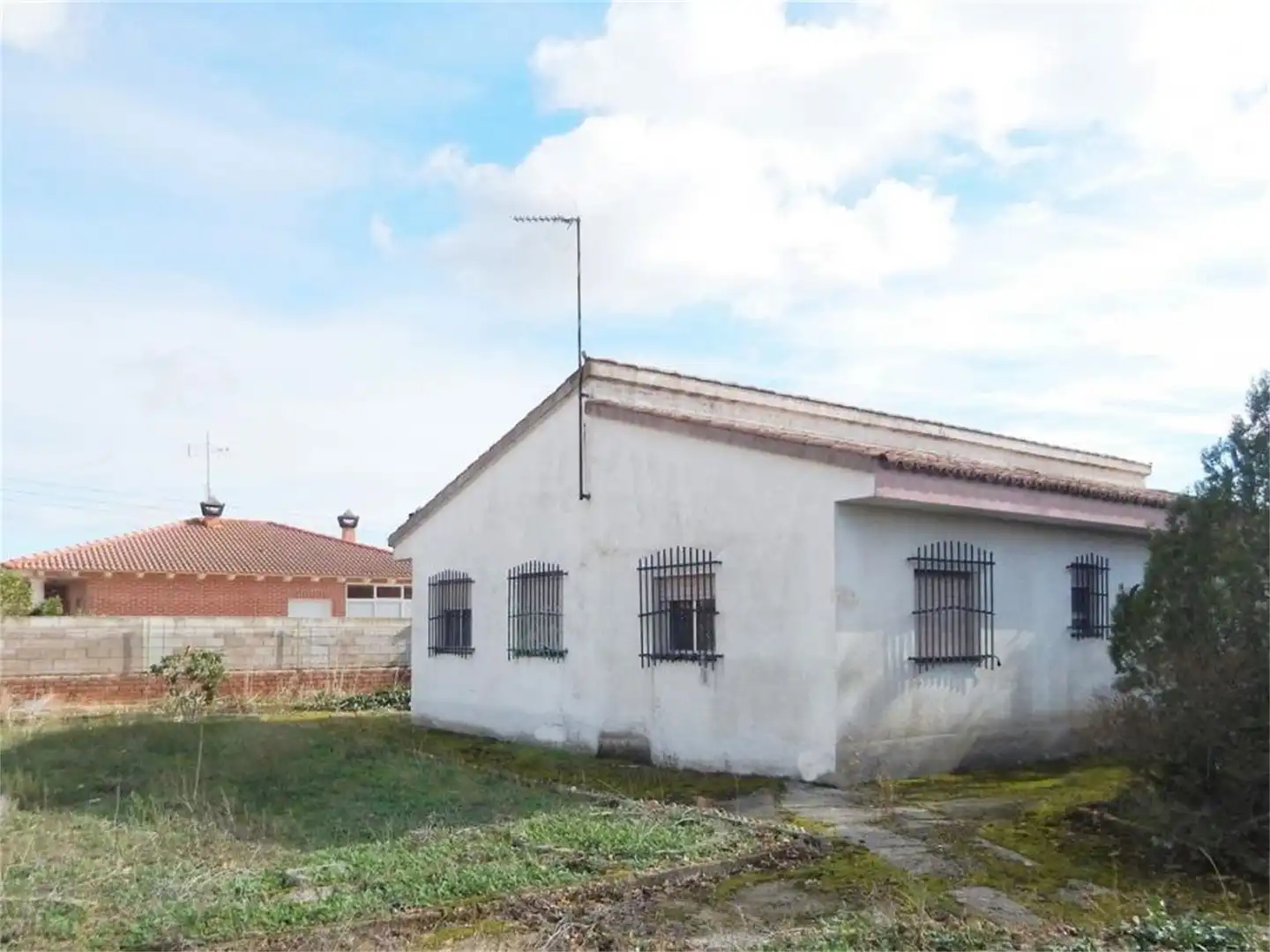 Casa o xalet en venda a Calle San Isidro, Villanueva de Duero Vista exterior de Casa o xalet en venda en Villanueva de Duero amb Piscina