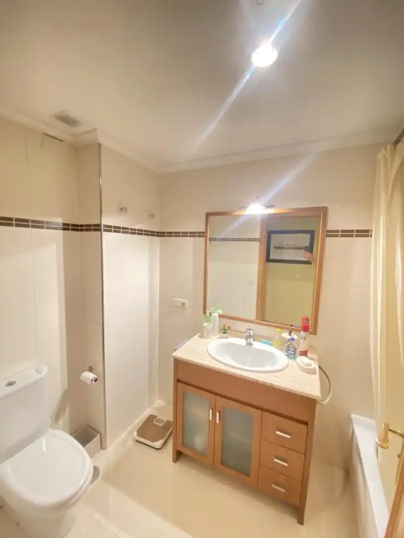Flat for sale in Barrio Revolta, 4, Noalla Bathroom of Flat for sale in Sanxenxo with Terrace and Balcony