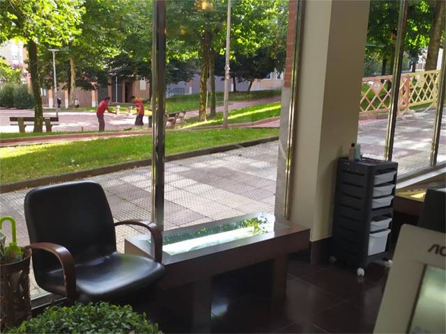 Local comercial en Alquiler en Avenida de Txorierri en Sondika