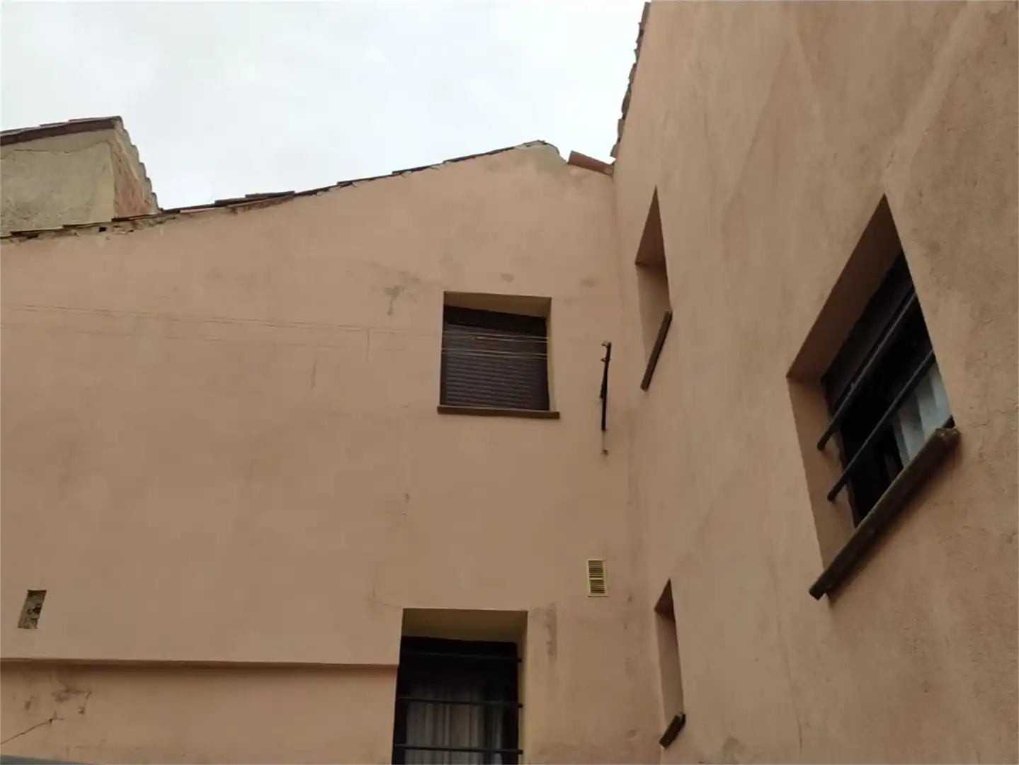 Casa adosada en venda a Calle de la Cuesta, 14, Pastrana Vista exterior de Casa adosada en venda en Pastrana amb Calefacció