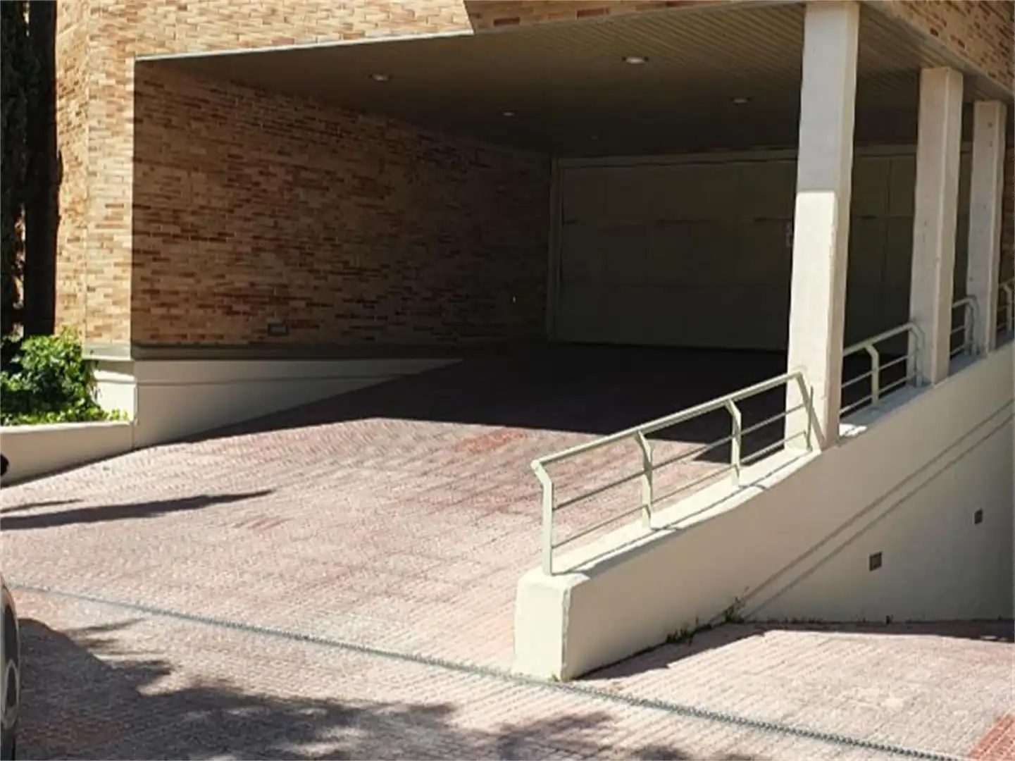 Garage for rent in Plaza del Liceo, Conde Orgaz - Piovera Garage for rent in Madrid