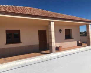 Außenansicht von Haus oder Chalet zum verkauf in Molezuelas de la Carballeda mit Terrasse und Balkon