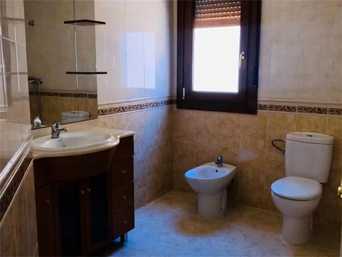 Baño de Casa o chalet en venta en Molezuelas de la Carballeda con Terraza y Balcón