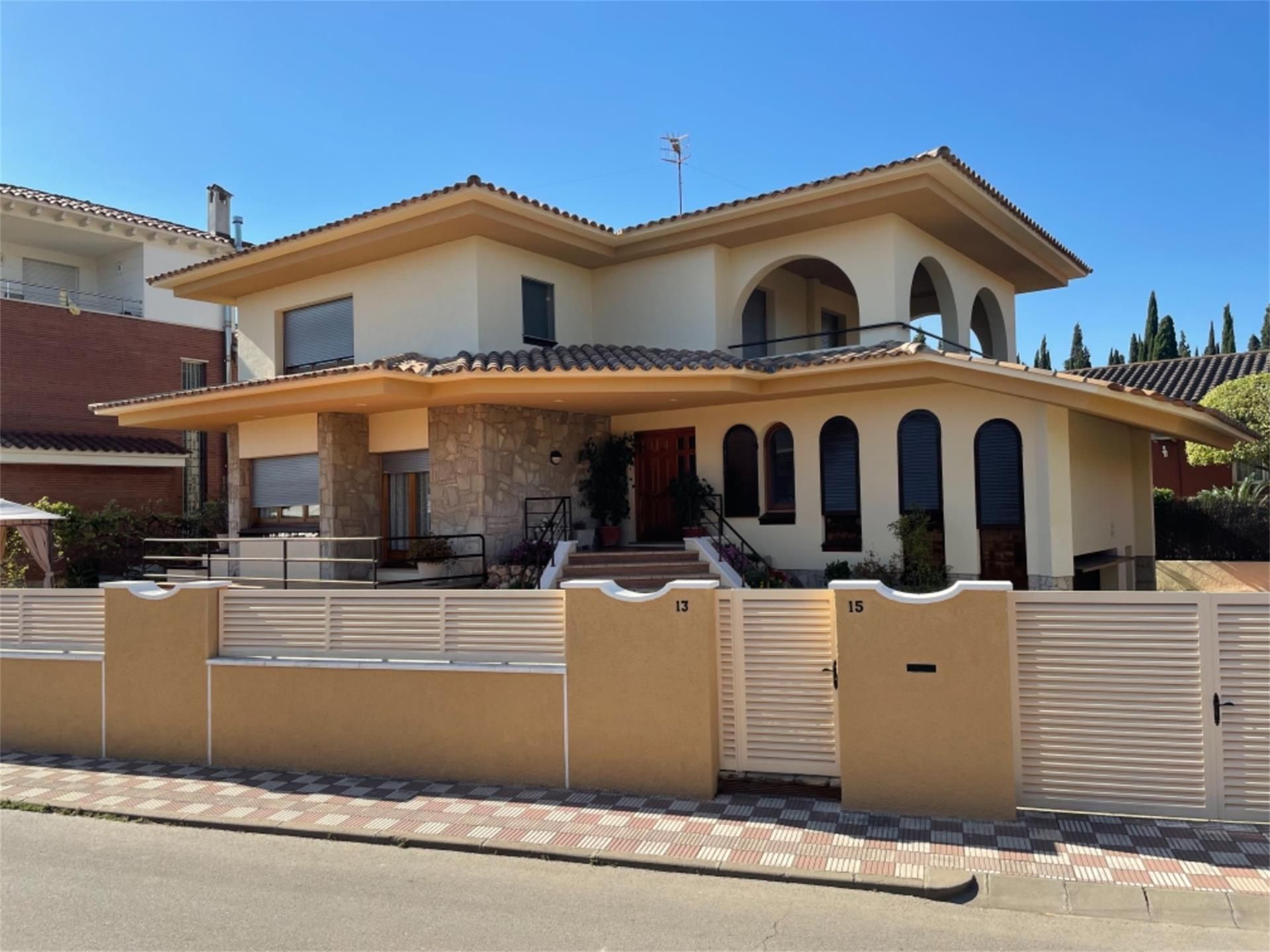 Vista exterior de Pis en venda en Sant Sadurní d'Anoia amb Calefacció, Jardí privat i Terrassa