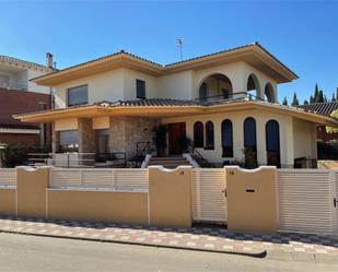 Vista exterior de Casa o xalet en venda en Sant Sadurní d'Anoia amb Terrassa i Balcó