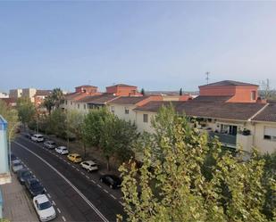 Vista exterior de Pis en venda en Mérida amb Aire condicionat, Terrassa i Balcó